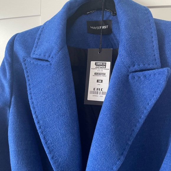 Coat - Picture 3 of 8